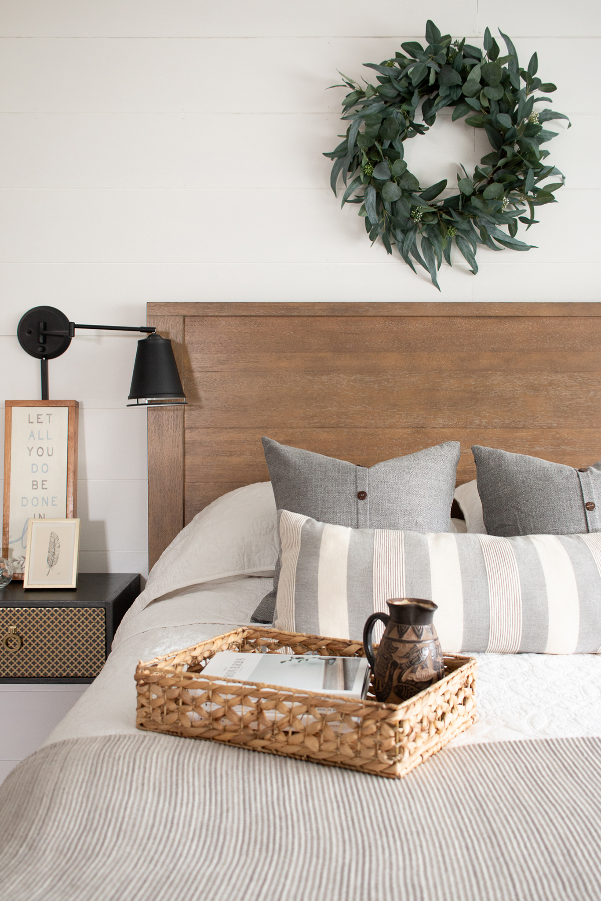 Farmhouse bedroom nightstands discount