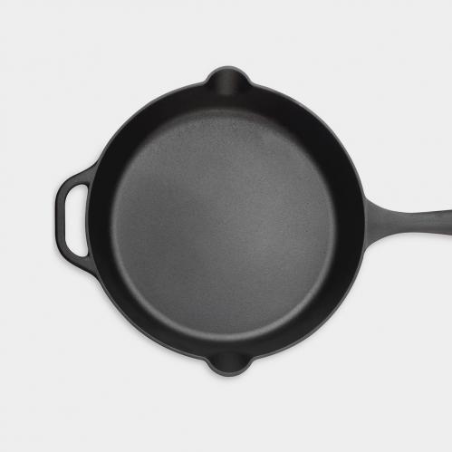 Victoria cast iron skillet